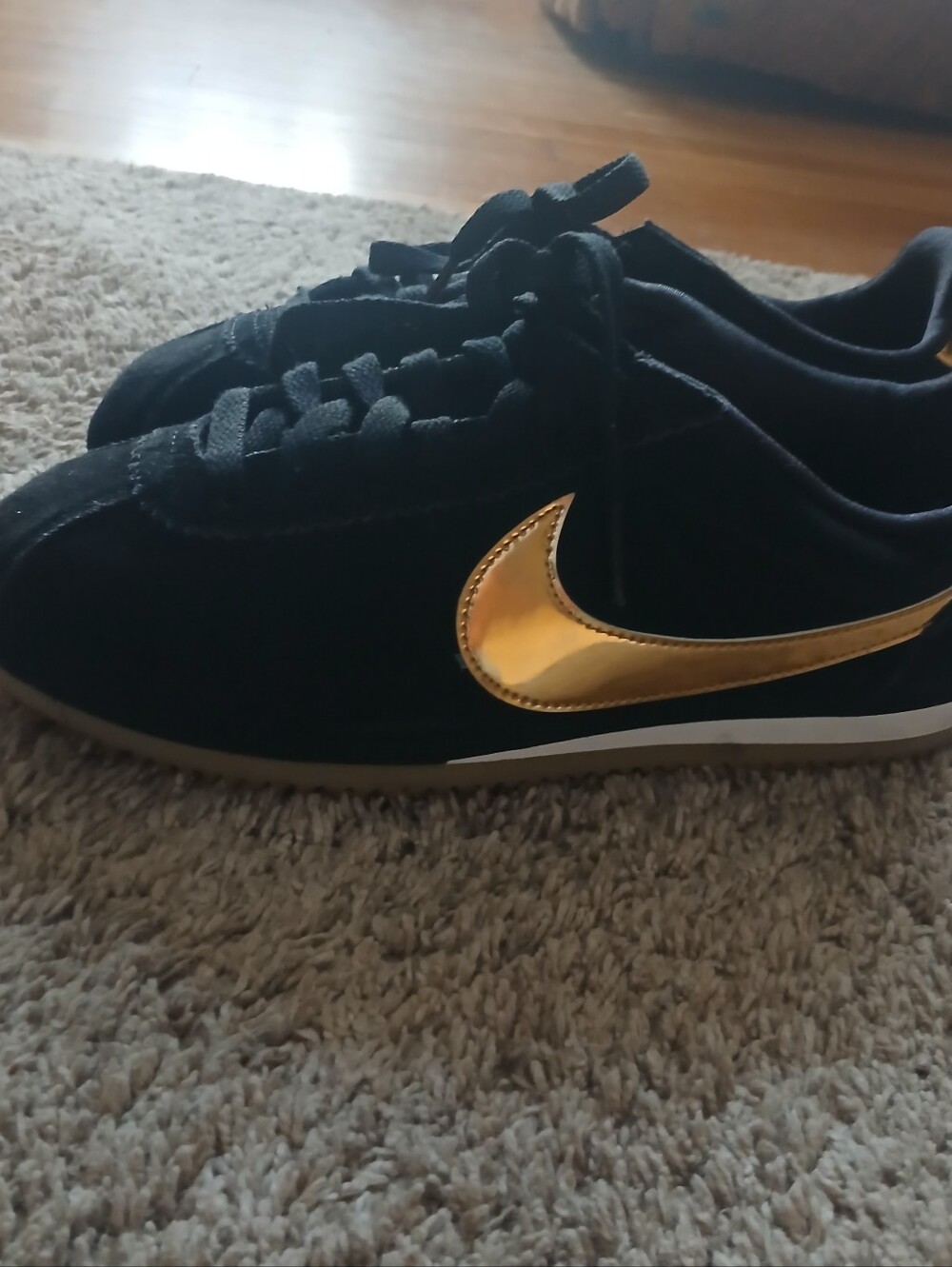 Nikes Size 7.5 - Picture 3 of 5